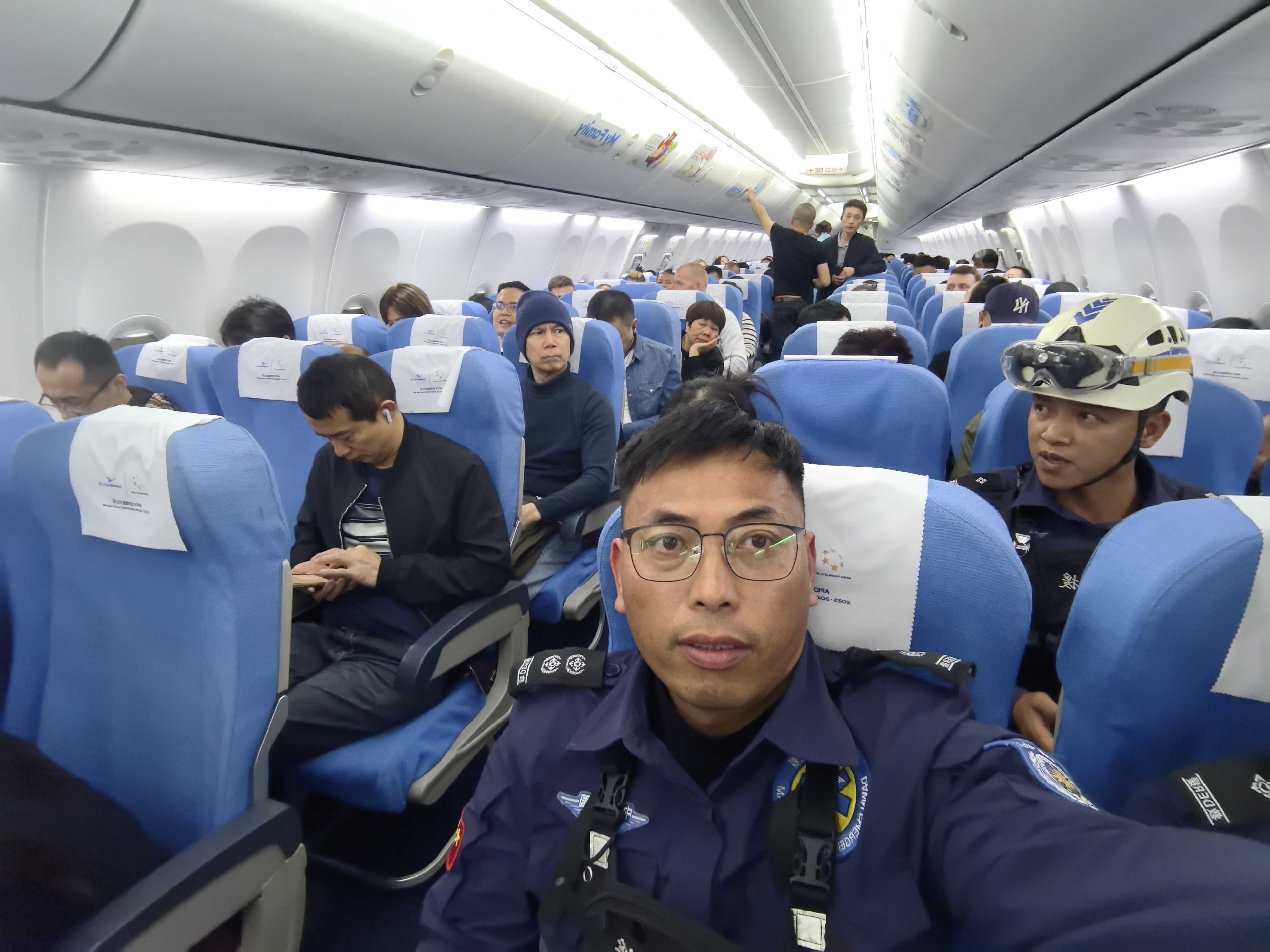 武汉三镇发布备战花絮;今晚更衣室发声;欧超杯任务艰巨;细节决定成败(武汉三镇的幕后老板方思龙) 武汉三镇发布备战花絮;今晚更衣室发声;欧超杯任务艰巨;细节决定成败(武汉三镇的幕后老板方思龙)