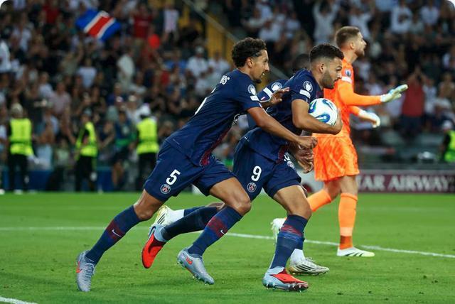 转折点巴黎圣日耳曼临场应变，欧超杯关键时刻攻防权衡，媒体盛赞，身体对抗强度拉满的简单介绍