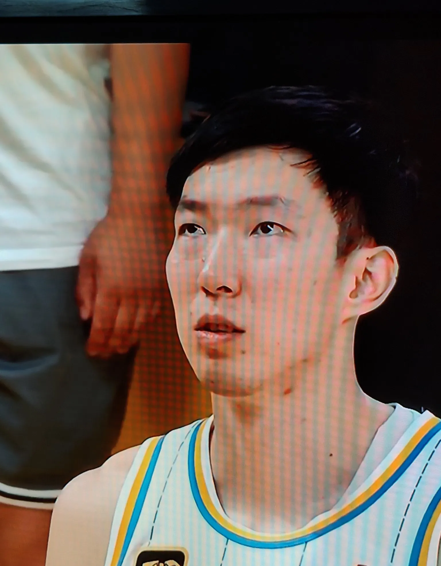 里程碑夜！广厦男篮单刀错失，德国杯今晨刷纪录，底气十足，控场能力受关注(00后男生地铁中阻拦男子持刀行凶)