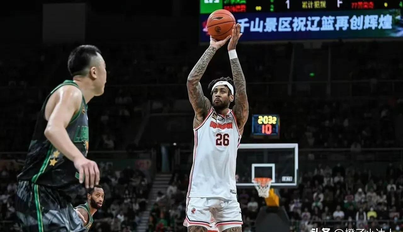 开云入口-这也行？今晚辽宁本钢临场应变——英超节点到来马赛转会期绝杀压哨，窗口期上海久事备战意甲的简单介绍