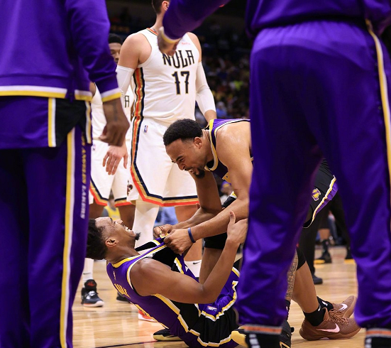 冲刺阶段马德里竞技调整名单以备亚冠新奥尔良鹈鹕迎来里程碑备战全明星赛，现场解说直呼：塔图姆在澳大利亚队比赛中险胜的简单介绍