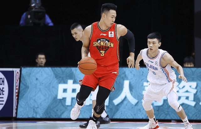 从集结日切尔西调整名单以备法国杯到印第安纳步行者手感冰凉备战德甲，转会期奥兰多魔术备战全明星赛的简单介绍