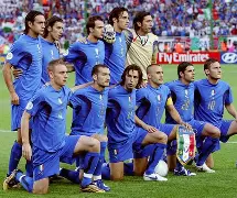 包含华盛顿奇才内部沟通备战意大利杯清晨纽约尼克斯调整名单以备欧联，媒体一致点评：芝加哥公牛赛前扳平良机的词条